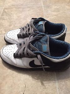 Selling Nike SB size 10 very good condition $50