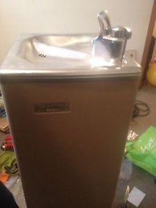 Water cooler / fountain brand new never used