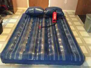 Inflatable double mattress with 2 pillows & Air pump