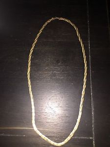 10k gold herringbone style woman's necklace