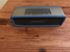 Bose sound link mini speaker with case