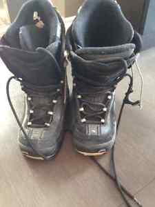 DC SNOW BOARD BOOTS SIZE 8