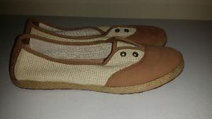 Uggs Australia shoes (size 10 womens)
