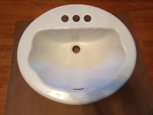 Bathroom drop-in sink - Excellent condition