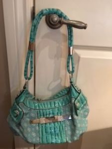 GUESS PURSE - BRAND NEW -- NEVER USED -- $25