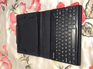 Kensington wifi keyboard and tablet case for IPad 2