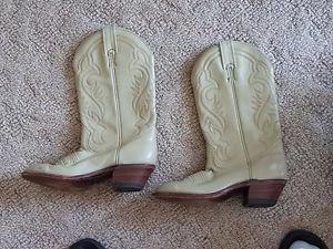 Ladies winter boots/cowboy boots, x5 pairs