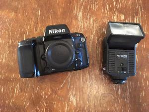 Nikon N90s Film camera, great condition and a flash