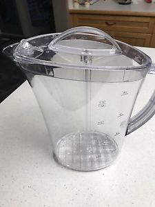 Pampered chef jug