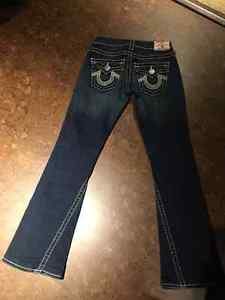 WOMENS TRUE RELIGION JEANS (SIZE 24) ONLY USED ONCE