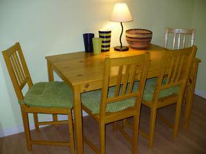 Wood Table and 4 Chairs
