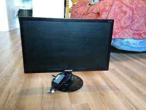 22 in widescreen p monitor