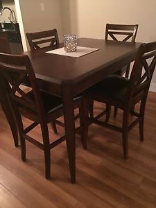 Bar high dinning table + 4 chairs