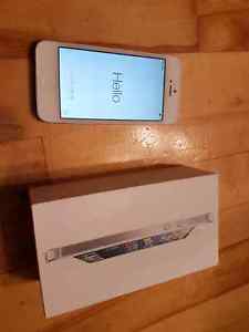 Bell IPhone 5 -16GB
