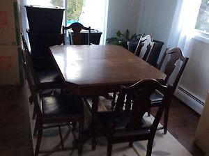 Dining Room Table and 6 chairs