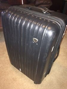 International Traveller Hardshell Suitcase