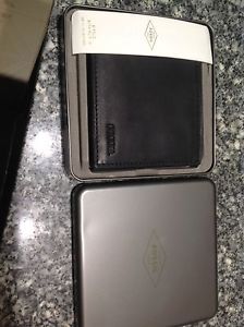 Wanted: Brand new Fossil wallet mens