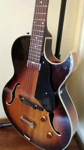 Washburn HB15CTSK Jazz Guitar with case