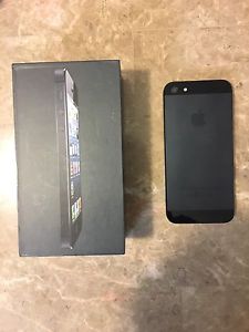 BELL iPhone 5 16gb *LIKE NEW*