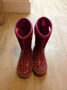Bogs girls winter boots size 2