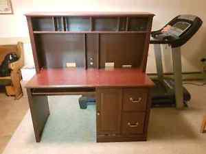 Desk. Comes in 2 pieces. Trade or offers