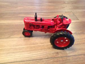 IH Farmall H tractor.. special edition