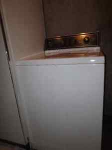 MAYTAG WASHER AND DRYER SET