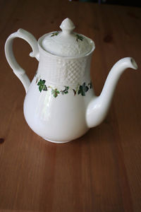 Marlborough Old English Teapot - Iva Pattern