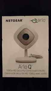 NETGEAR Arlo Q Wi-Fi Indoor p IP Camera - White