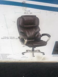 New deluxe office chair