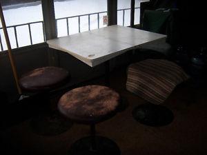 Outdoor table with 4 stools