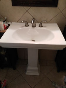 Pedestal Bathroom Sink & Faucet