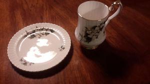 Royal Windsor Mug and Dessert Plate