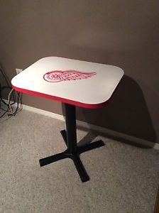 Sports table -Red Wings