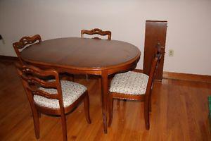 Table, Hutch and 6 chairs