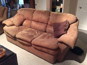 Couch/love seat/ recliner set