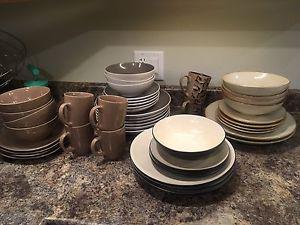 Dinner plates, bowls, mugs