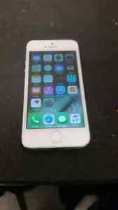 Iphone 5S 16 GB with life proof case