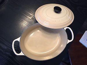 Le Crueset Oval Dutch French oven in Dune colour