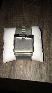 Nixon women's