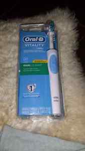 Oral B Dual Clean Toothbrush