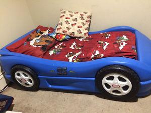 Toddlers cars bed