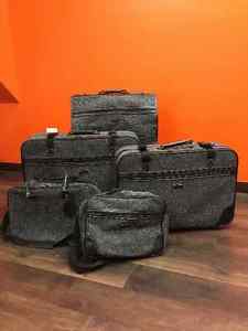 Vintage Tweed Suitcase set (5pc)