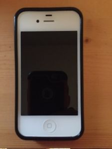iPhone 4 16GB. Excellent condition. Telus. No contract.