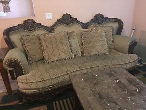 3pc Beautiful sofa set good condition must sell