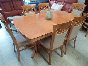 Dining Set with 6 Chairs & 1 Leaf