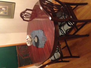 Dining room table,chairs and hutch