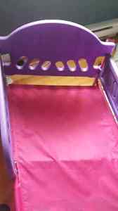 Girls toddler bed no mattress $40 obo