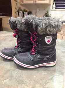 Girls winter boots size 3