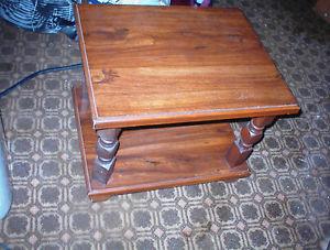 NICE USED BROWN WALNUT END TABLE 20'H X19X 